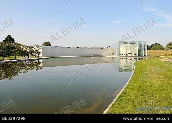 Glass, construction, modern architecture, pond, former missile base, art museum, Langen Foundation, architect Tadao Ando, Hombroich, Kreis Neuss district, North Rhine-Westphalia, Germany, Europe.