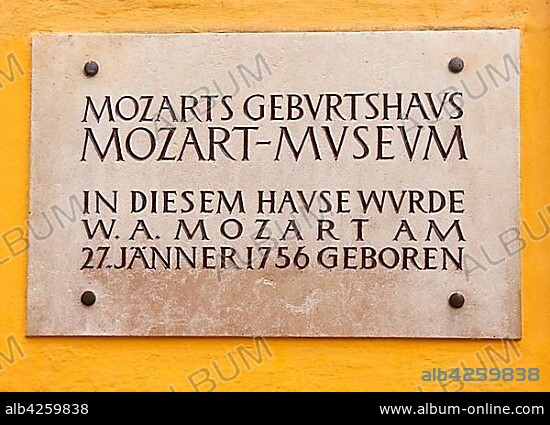 Memorial plaque birthplace Mozart, Getreidegasse No. 9, Salzburg, Austria, Europe.