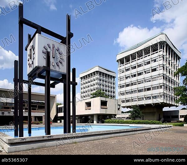 Town hall and the Glaskasten sculpture museum, Marler Stern shopping centre, Marl, Ruhr area, North Rhine-Westphalia, Germany, Europe.