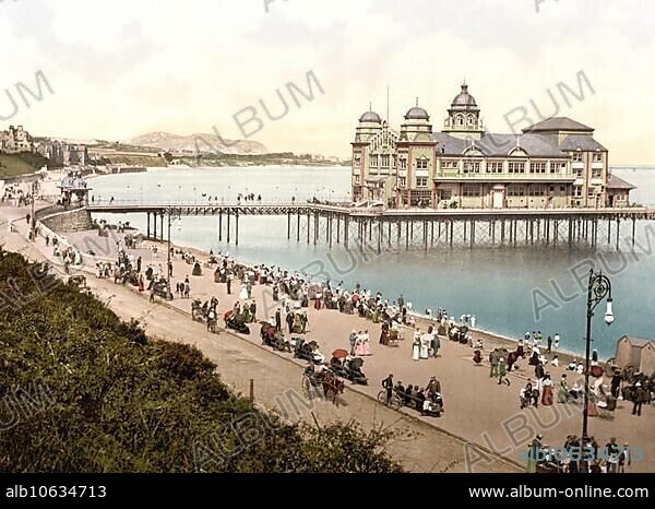 Pier and pavilion, Colwyn Bay, Bae Colwyn, a town and seaside resort in North Wales, 1880, Historical, digitally enhanced reproduction of a photochrome print of the time.