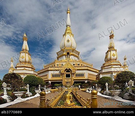 Gilded 101m high Phra Maha Chedi Chai Mongkhon Pagoda, Wat Pha Nam Yoi Temple, Phuttha-Utthayan Park, Province Roi Et, Isan, Northeast, Thailand, Asia.