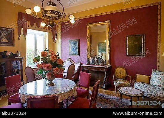 Living in an Art Nouveau villa, Villa Elisa Bordighera, Imperia, Riviera dei Fiori, Liguria, Italy, Europe.