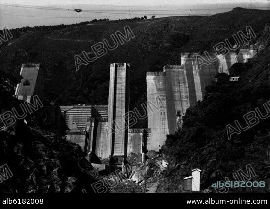 N - FOTOGRAFIA B/N - CONSTRUCCION DEL EMBALSE DE BAO - 1954 - Nº B/N 30903.