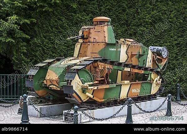 The French light tank Renault FT 17, first World War One armoured tank with a fully rotating turret, Compiègne, France, Europe.