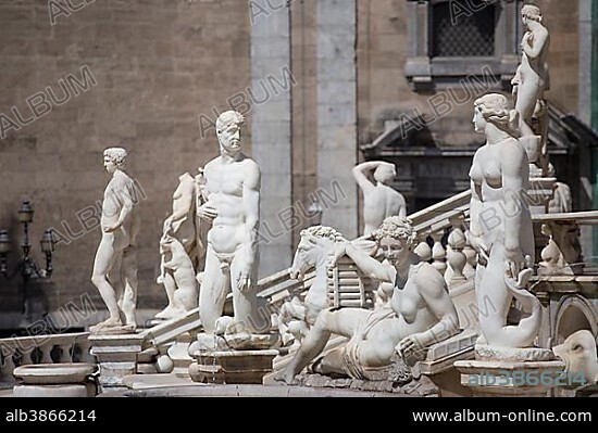 Fontana Pretoria, Albergaria, Palermo, Sicily, Italy, Europe.