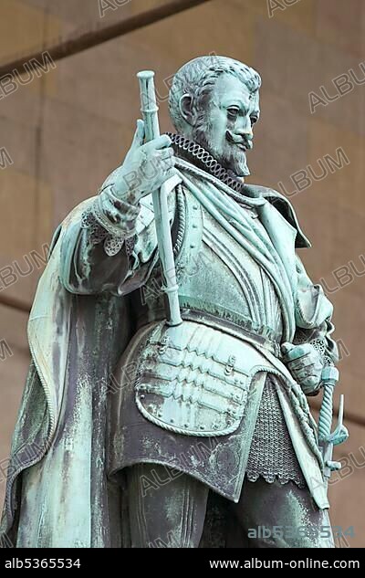 Tilly Memorial, by Ludwig von Schwanthaler, 1844, Feldherrnhalle loggia, Odeonsplatz, Altstadt-Lehel district, Munich, Bavaria, Germany, Europe.