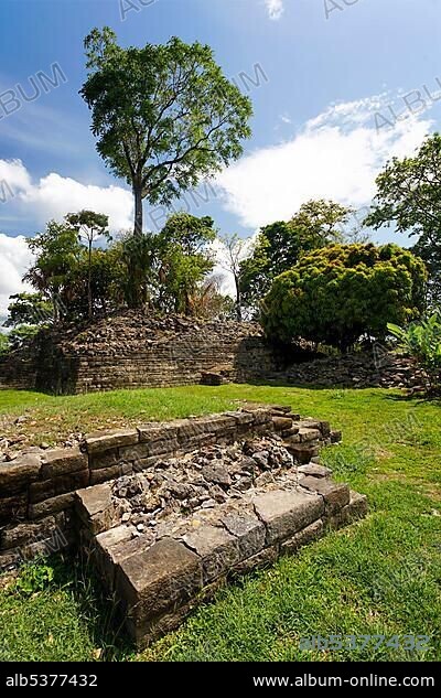 Lubaantun Mayan ruins, buildings without cement, Punta Gorda, Belize, Central America, Caribbean, Central America.