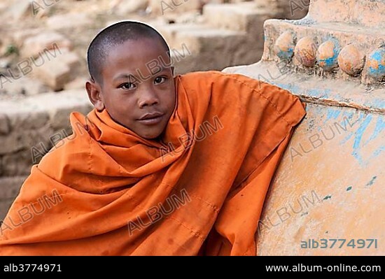 Monk, novice, at the Buddhist monastery Wan Sen, near the mountain village of Wan Sen, near Kyaing Tong, Golden Triangle, Myanmar, Asia.