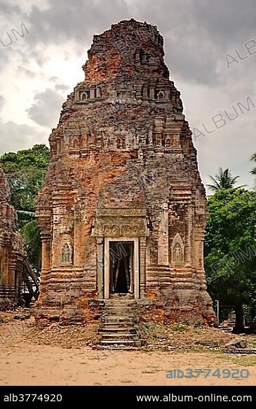 Lolei, Roluos temple complex, Siem Reap, Cambodia, Southeast Asia, Asia.