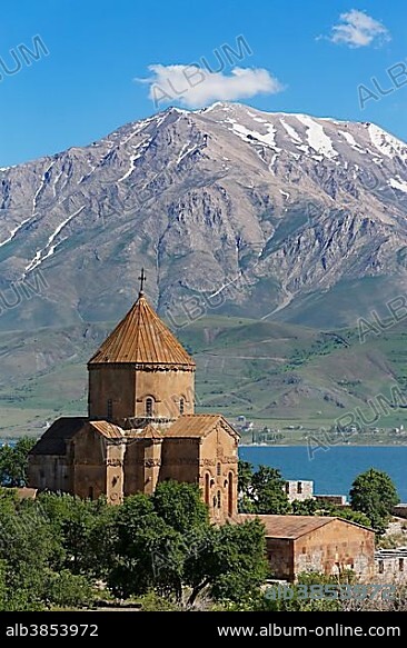 Armenian Church of the Holy Cross, Akdamar, Aghtamar, Akhtamar, Akdamar Adasi, Lake Van, mountain Çadir Dagi, Van Province, Eastern Anatolia Region, Anatolia, Turkey, Asia.