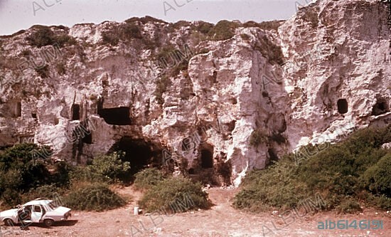 CUEVAS EN SON BOU.