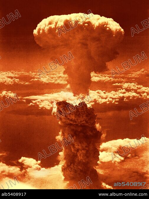 Thank God for the Atom Bomb and Other Essays: Fussell, Paul