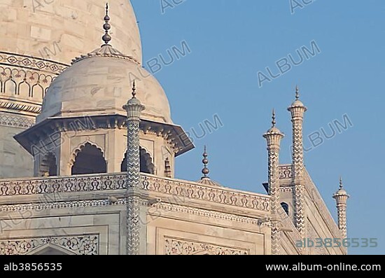 Detail of Taj Mahal, UNESCO World Heritage Site, Agra, Uttar Pradesh, India, Asia.