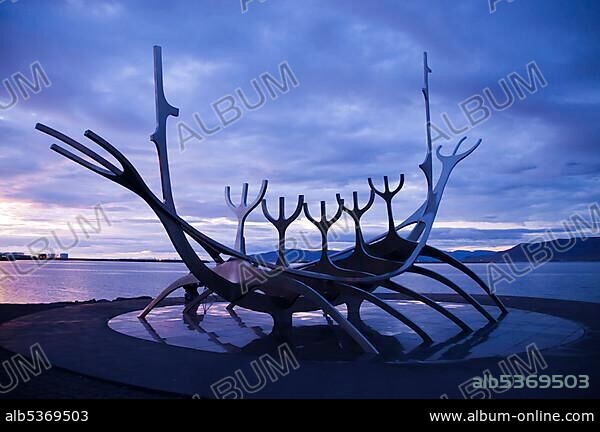 Viking ship sculpture, memorial to SÃ³lfar, the Sun Voyager, Reykjavik, Iceland, Europe.