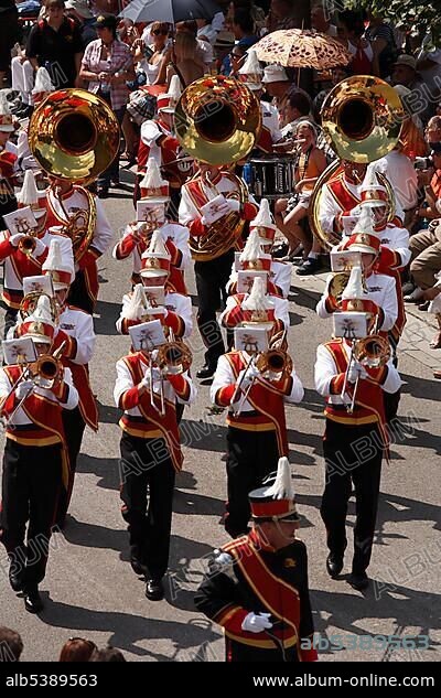 Historical parade, 1. German marching band the Sound of Frankfurt, Rakoczi Festival, Bad Kissingen, Rhoen, Lower Franconia, Bavaria, Germany, Europe.