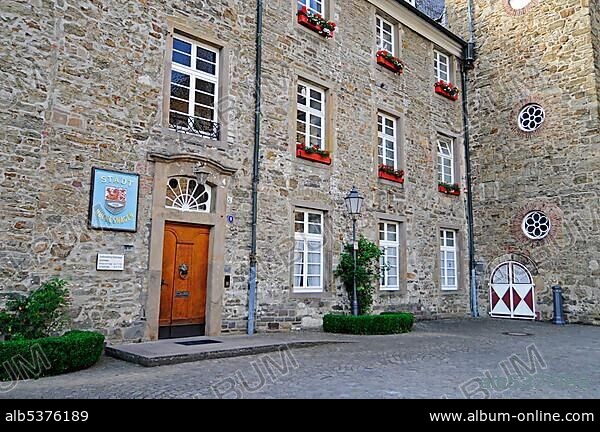 Town hall, castle, Heimatmuseum museum of local history, Hueckeswagen, Bergisches Land area, North Rhine-Westphalia, Germany, Europe.