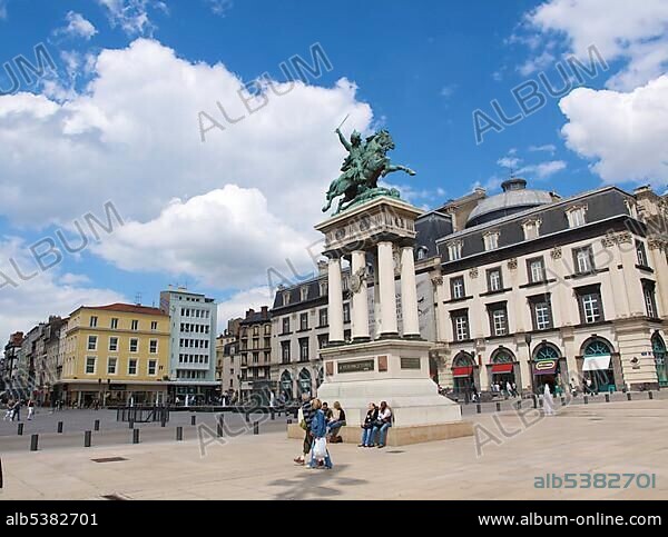 Equestrian statue of Vercingetorix, Place de Jaude, Clermont-Ferrand, Puy-de-Dome, Auvergne, France, Europe.