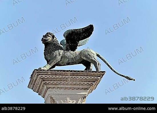 Column, capital with the winged lion of St. Mark, the patron saint of Venice, Piazzetta San Marco, St. Mark's Square, Venice, Italy, Europe.