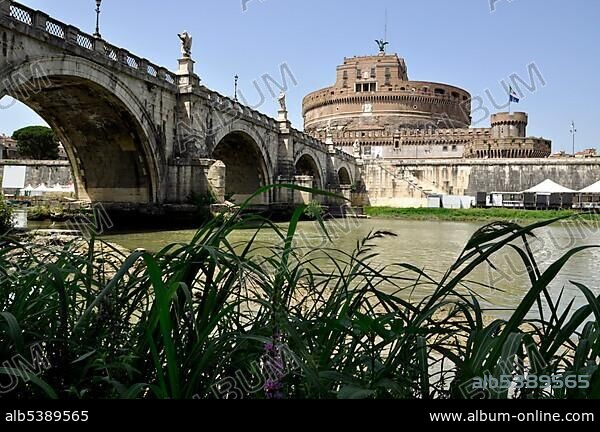 Ponte Sant'Angelo, Bridge of Angels, Tiber River, Castel Sant'Angelo, Castle of Angels, Rome, Lazio, Italy, Europe.