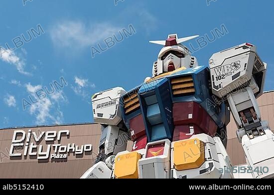 Giant Gundam robot statue, Odaiba, Tokyo, Japan, Asia.