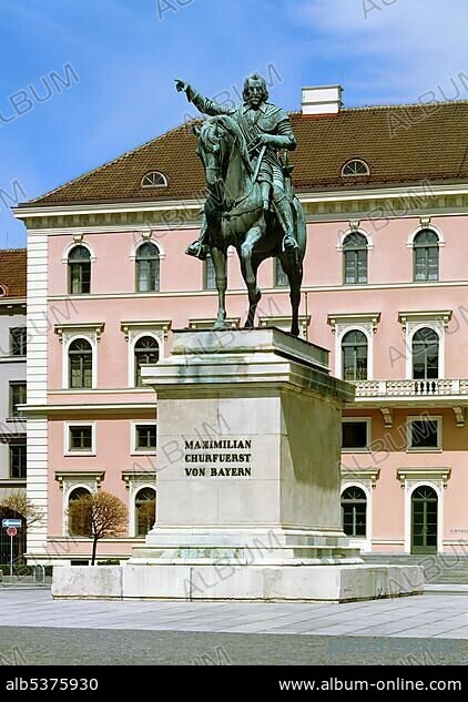 Equestrian monument to Maximilian I, Elector of Bavaria, by B. Torwaldsen, cast by Stieglmaier, in front of the Siemens headquarter, Wittelsbacher square, Munich, Bavaria, Germany, Europe.