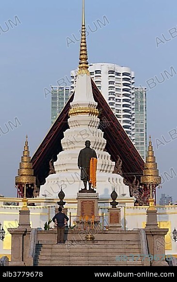 Chedi des Wat Yannawa, Buddhist temple complex, business district Sathon, Bangkok, Thailand, Asia.