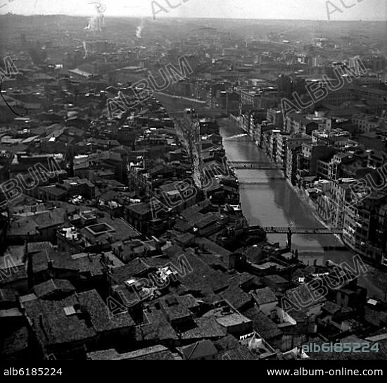 RIO OÑAR A SU PASO POR GERONA - FOTOGRAFIA EN BLANCO Y NEGRO - AÑOS 50.
