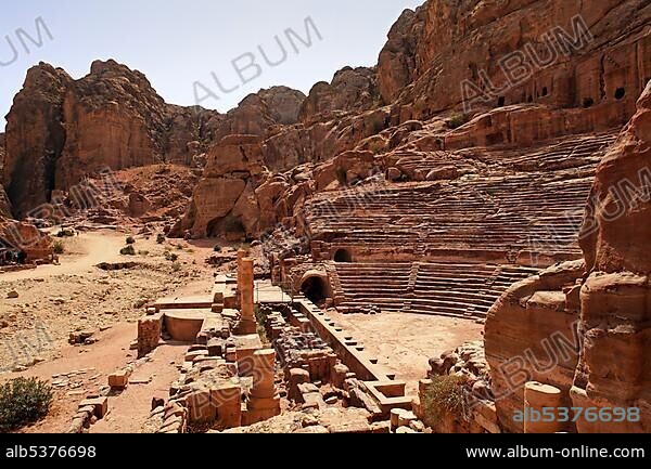Roman Theatre, Petra, the capital city of the Nabataeans, rock city, UNESCO World Hertage Site, Wadi Musa, Hashemite Kingdom of Jordan, Orient, Middle East, Asia.