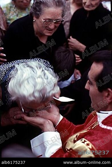 ORDENACION DE UN SACERDOTE - BESAMANOS.
