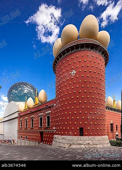 Entrance to the Dalí Museum in Torre Gorgot, Figueres or Figueras, Girona Province, Catalonia, Spain, Europe.