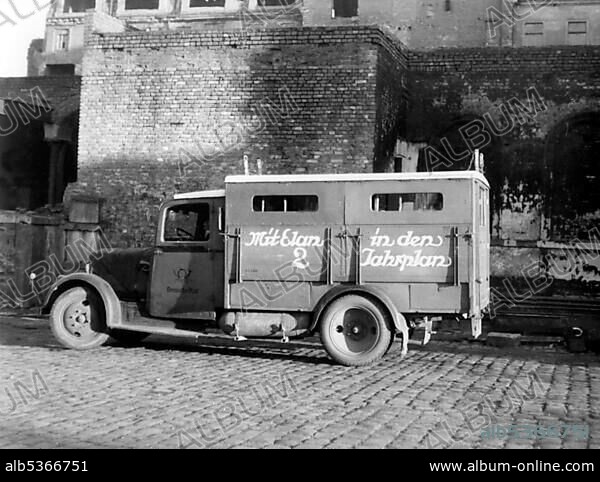 Deutsche Post, German post office annual plan, historical photo, 1950, Leipzig, Saxony, Germany, Europe.
