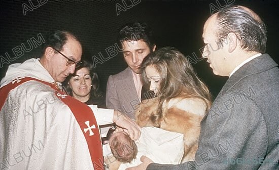 BAUTIZO DE LAURA GARCIA MOREY, HIJA DEL CANTANTE JAIME MOREY.