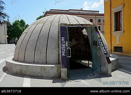 Old bunker, entrance to Museum Bunk'Art 2, City Centre, Tirana, Albania, Europe.