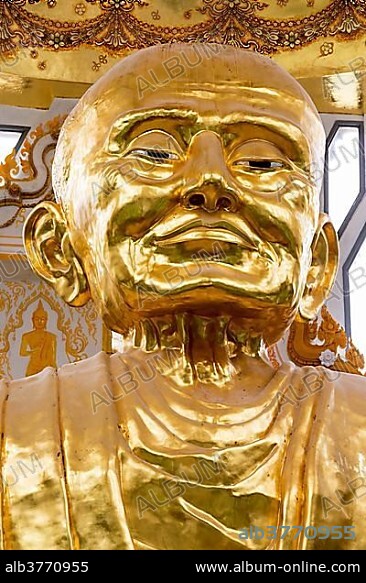 Monk, golden statue, Luang Phor Toh, head, Wat Non Kum Temple, Sikhiu, near Korat, Nakhon Ratchasima Province, Isan, Isaan, Thailand, Asia.