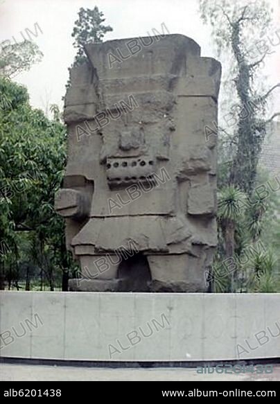 TLALOC DIOS LLUVIA ESCULTURA TEOTIHUACANA.