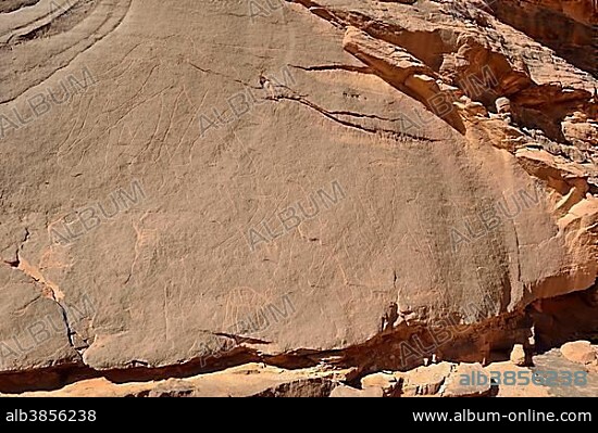 Rock engraving of an Elephant, neolithic rock art, Tadrart region, Tassili n'Ajjer National Park, Unesco World Heritage Site, Algeria, Sahara, North Africa, Africa.