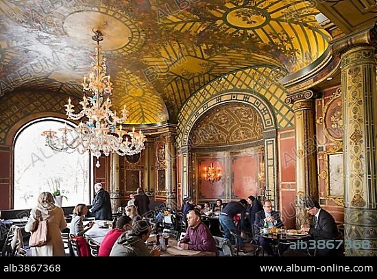 Restaurant L'Osteria in the Künstlerhaus exhibition building, Lenbachplatz, Munich, Upper Bavaria, Bavaria, Germany, Europe.