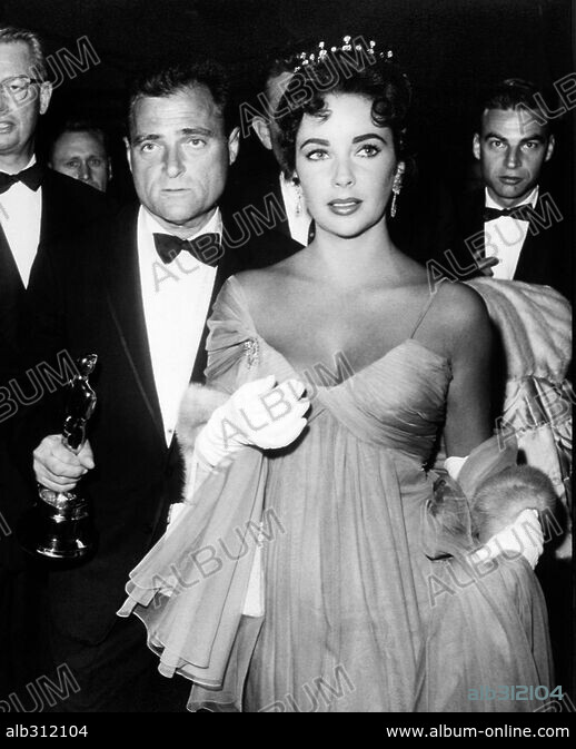 ELIZABETH TAYLOR and MIKE TODD. 29th Academy Awards (1957). The ...