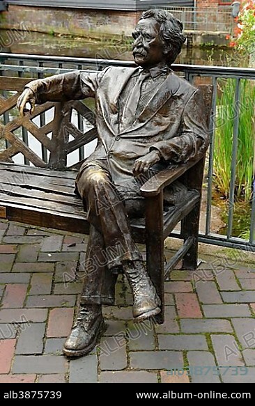 Monument to Mark Twain, 1835-1910, American writer, Old Town, Lüneburg, Lower Saxony, Germany, Europe.