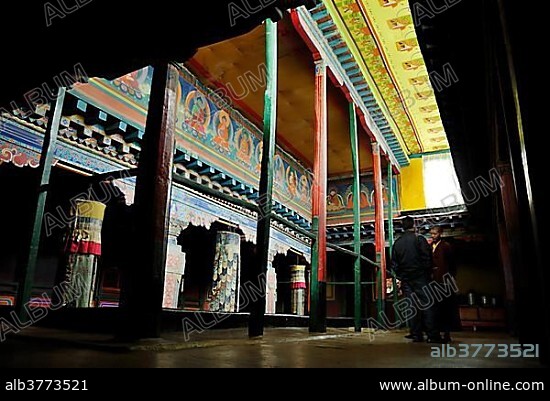 Monk in Mindroling Monastery, Tsetang, Tibet, China, Asia.