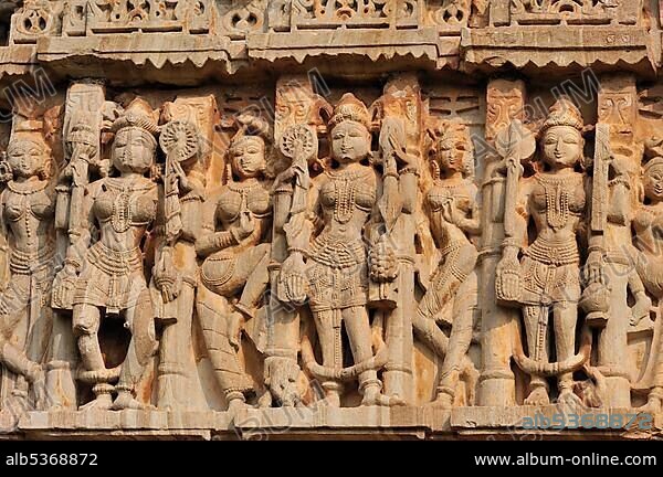 Wall frieze, sculptures at a Hindu temple, Chittorgarh, Rajasthan, India, Asia.