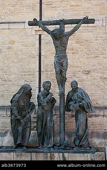 Crucifixion, sculptor Bert Gerresheim, Cathedral of St. Paul, Münster, Münsterland, North Rhine-Westphalia, Germany, Europe.