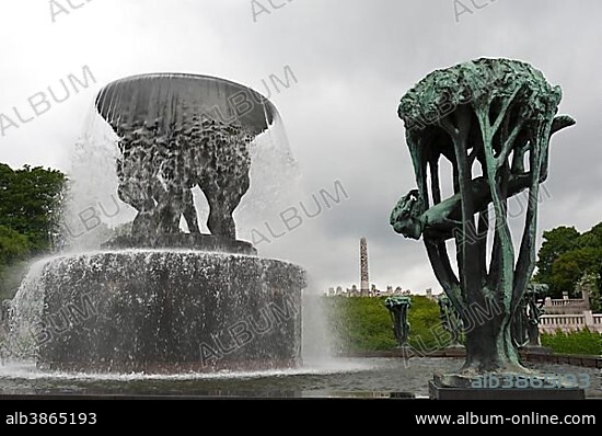 Fountain and "Girl in a Tree", bronze statues by Gustav Vigeland, Vigeland Sculpture Park, Frognerparken, Frogner Park, Oslo, Norway, Scandinavia, Northern Europe, Europe.