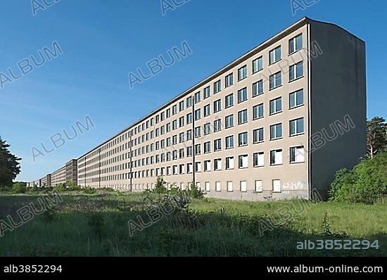 Gigantic housing block in Prora, former seaside resort Rügen of the Kraft durch Freude or KdF organization, unfinished major project under National Socialism, 1936-39, Prora district, Binz, Rügen, Mecklenburg-Western Pomerania, Germany, Europe.