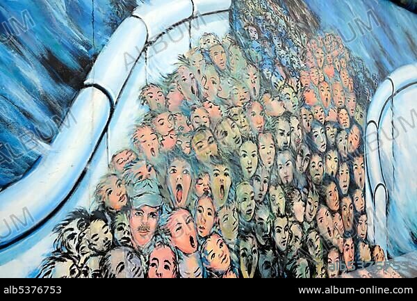 Kani Alavi, Es geschah im November 1990, Crowd breaking through the Berlin Wall, painting on the Berlin Wall, East Side Gallery, Berlin, Germany, Europe.