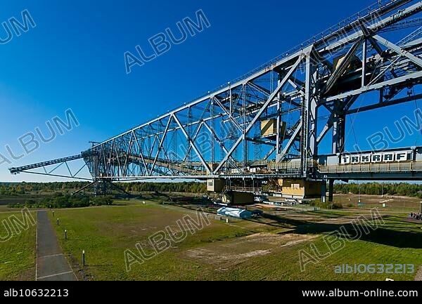 Overburden conveyor bridge F60.
