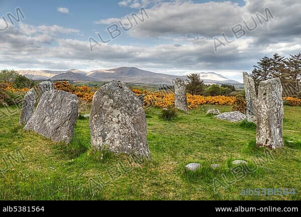 Derreenataggart stone circle, Megaliths, Castletownbere, Beara Peninsula, Cork, Republic of Ireland, British Isles, Europe.