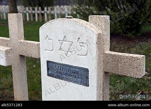 Jewish headstone with name plate, military cemetery, Battle of Verdun, First World War, Verdun, Lorraine, France, Europe.
