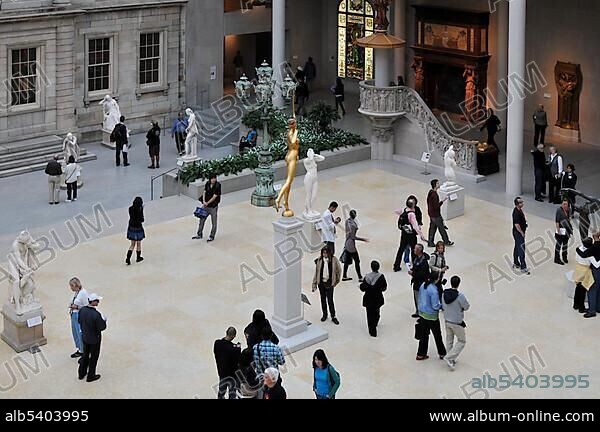 Courtyard of the American Wing, The Metropolitan Museum of Art, Upper East Side, New York City, New York, USA, North America.