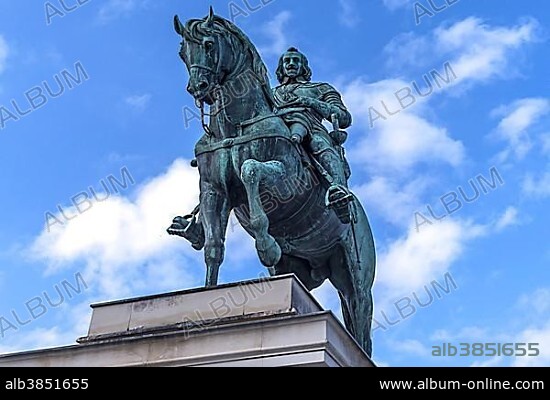 Equestrian statue of Maximilian I, Elector of Bavaria, 1573-1651, Munich, Bavaria, Germany, Europe.